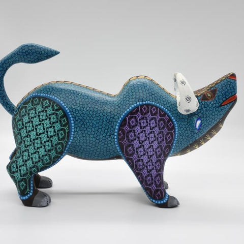 Alebrije Toro pintado a mano multicolor 