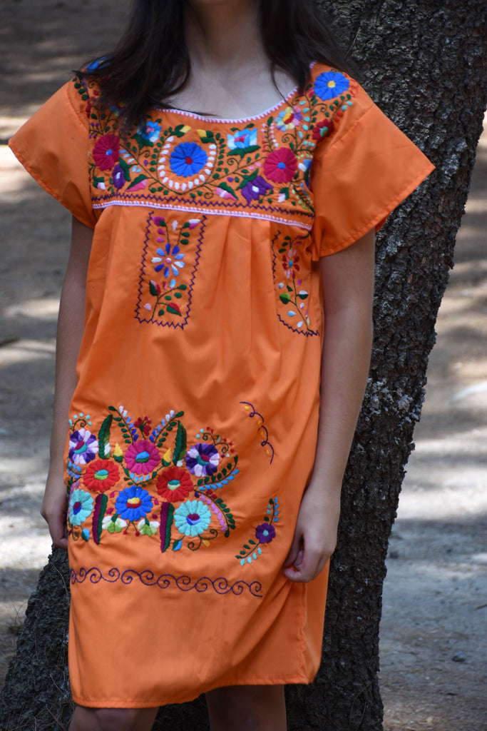 Vestido para mujer naranja de manga corta con flores bordadas en colores